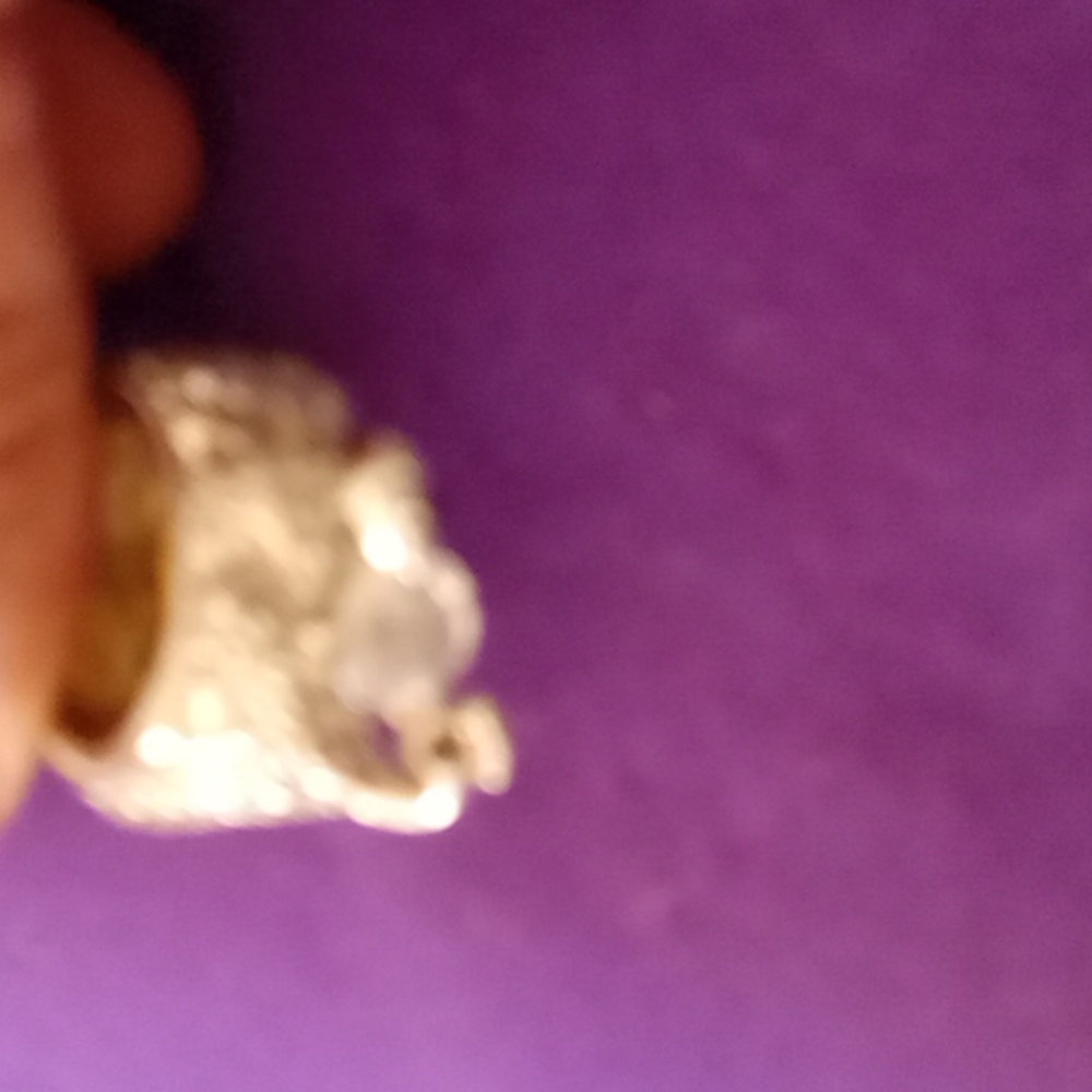 Beautiful zircon ring adorned w 2 Peacocks - Picture 6 of 6